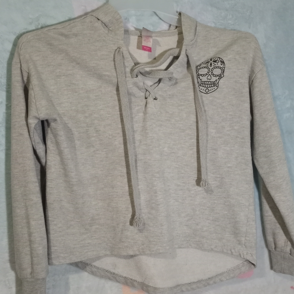 Skull top hoodie